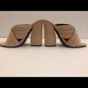 Beautiful Nude/Blush Suede Slides Heels NEW!